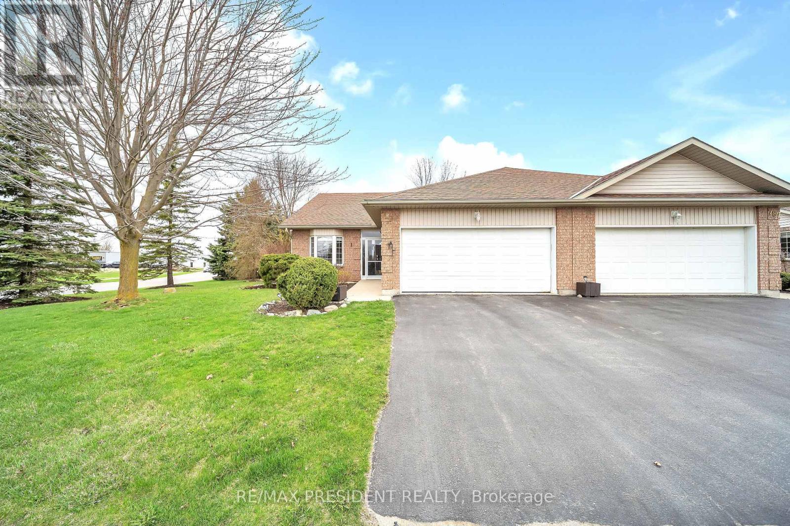 789 Brock Street, North Perth, Ontario  N4W 3T4 - Photo 2 - X12885120