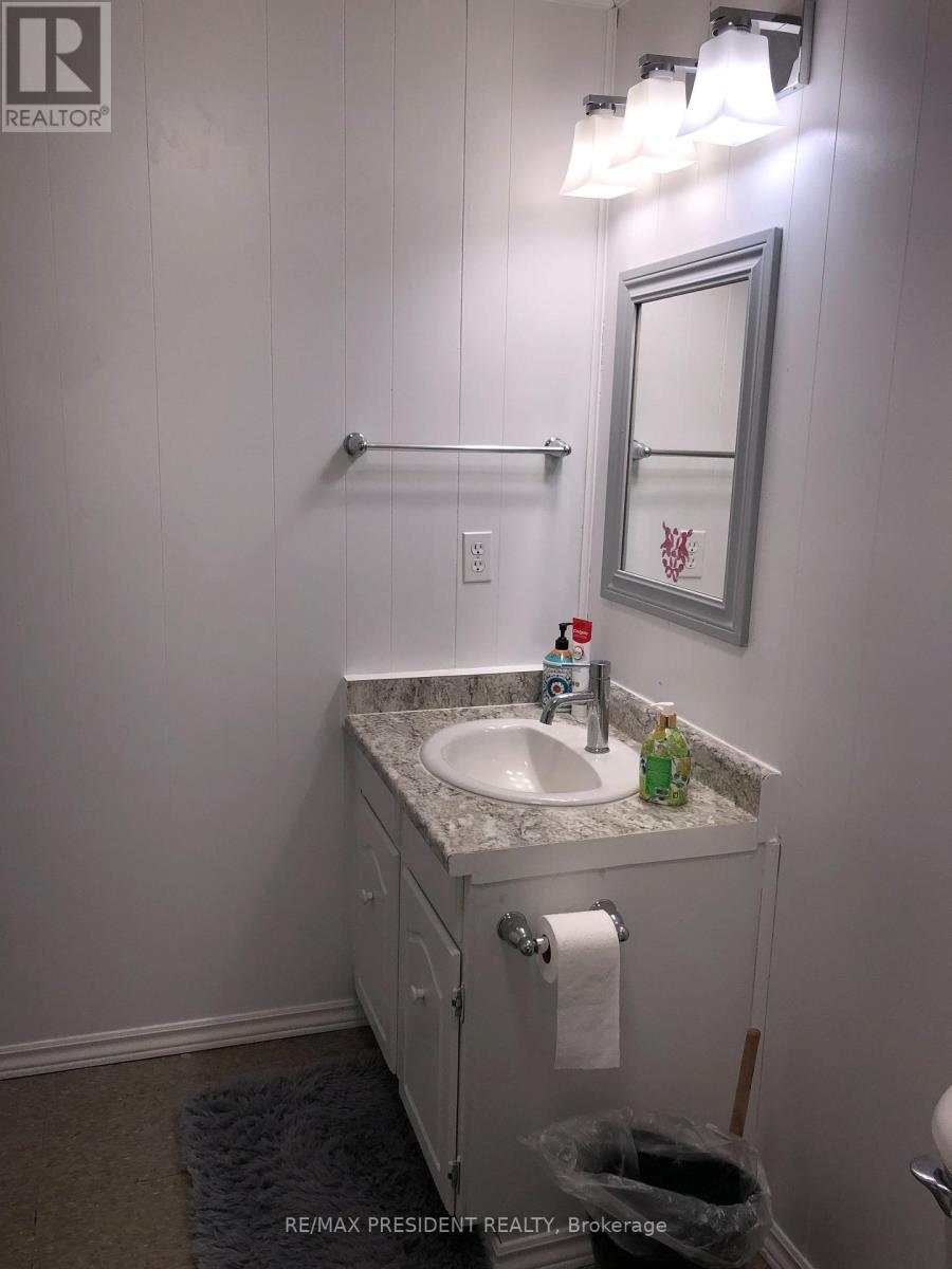 789 Brock Street, North Perth, Ontario  N4W 3T4 - Photo 39 - X12885120