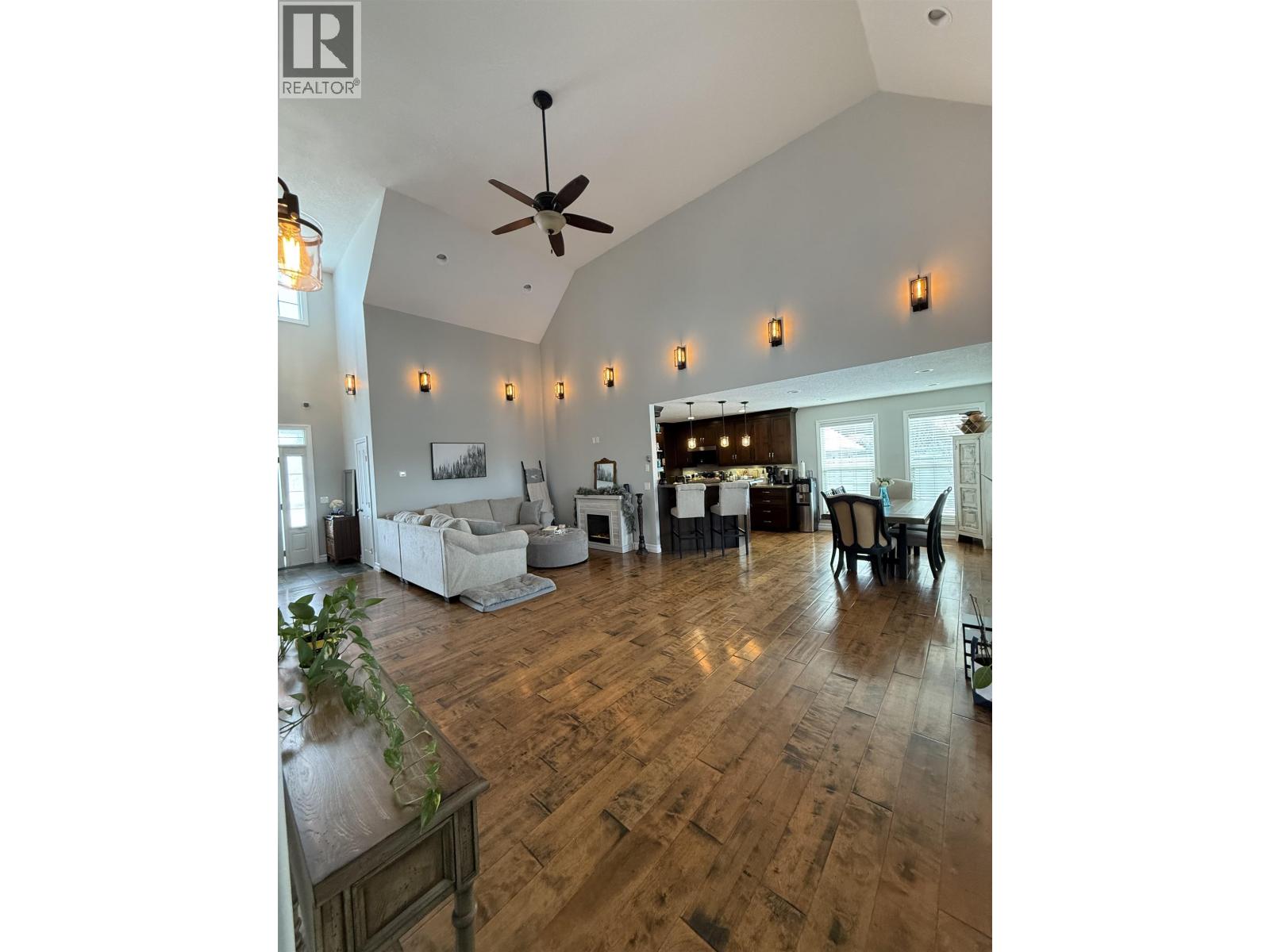 10512 108 Street, Fort St. John, British Columbia  V1J 0J3 - Photo 2 - R3099554