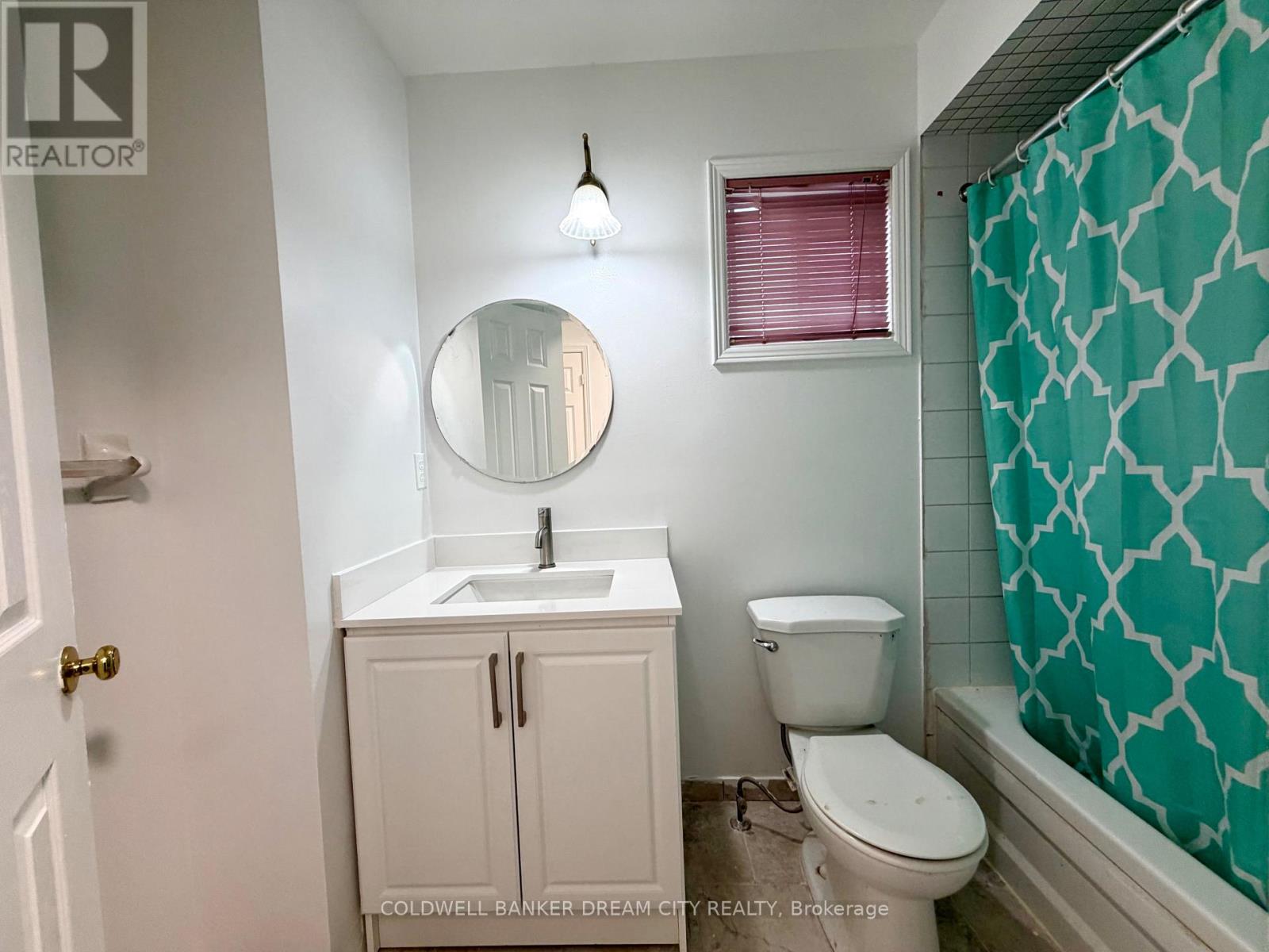 Upper Unit - 1031 Blizzard Road, Mississauga, Ontario  L5V 1T2 - Photo 15 - W12867620