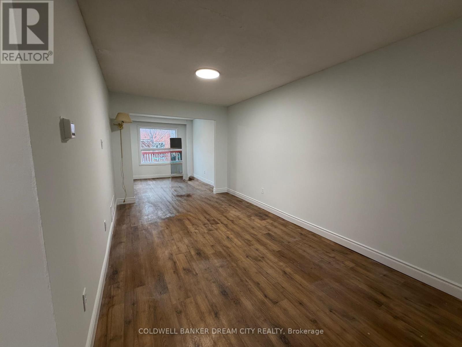 Upper Unit - 1031 Blizzard Road, Mississauga, Ontario  L5V 1T2 - Photo 4 - W12867620