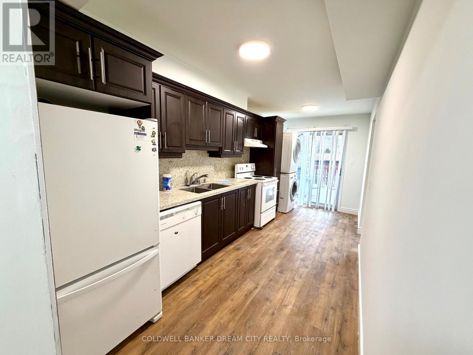 Upper Unit - 1031 Blizzard Road, Mississauga, Ontario  L5V 1T2 - Photo 7 - W12867620