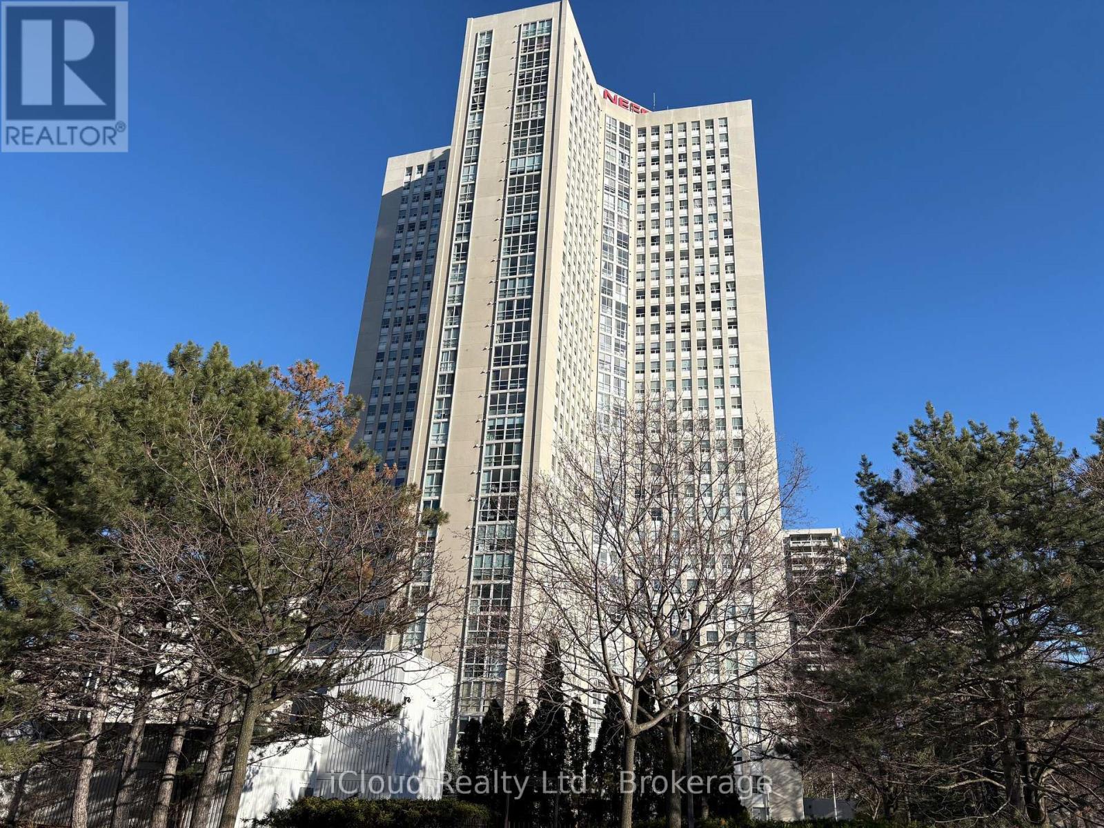 3208 - 3650 Kaneff Crescent, Mississauga, Ontario  L5A 4A1 - Photo 2 - W12879852