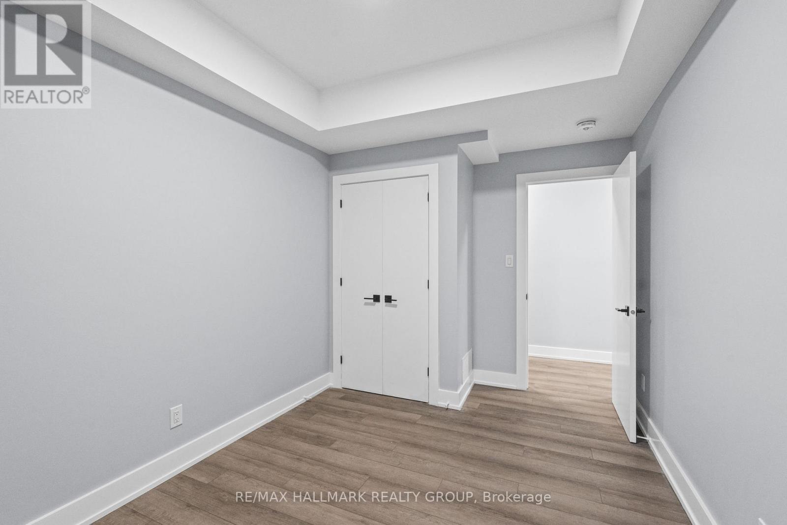 B - 884 Byron Avenue, Ottawa, Ontario  K2A 0A1 - Photo 11 - X12885154