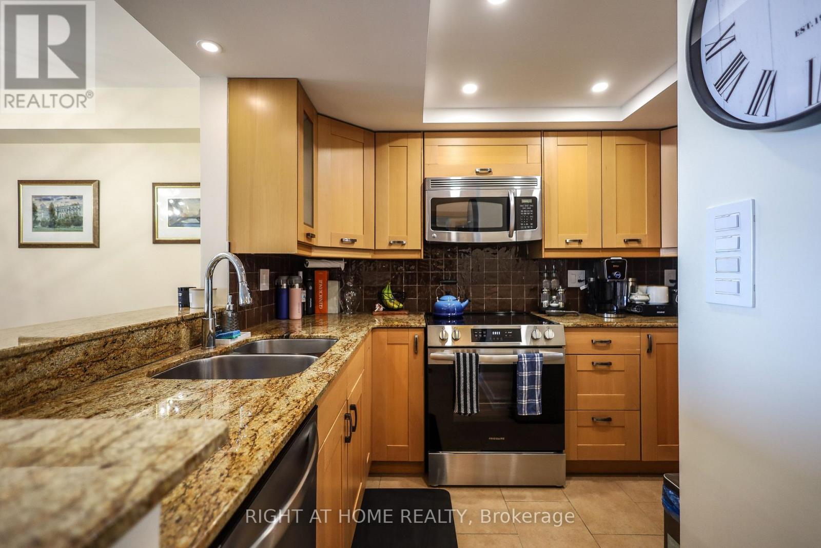 1605 - 10 Torresdale Avenue W, Toronto, Ontario  M2R 3V8 - Photo 10 - C12885156