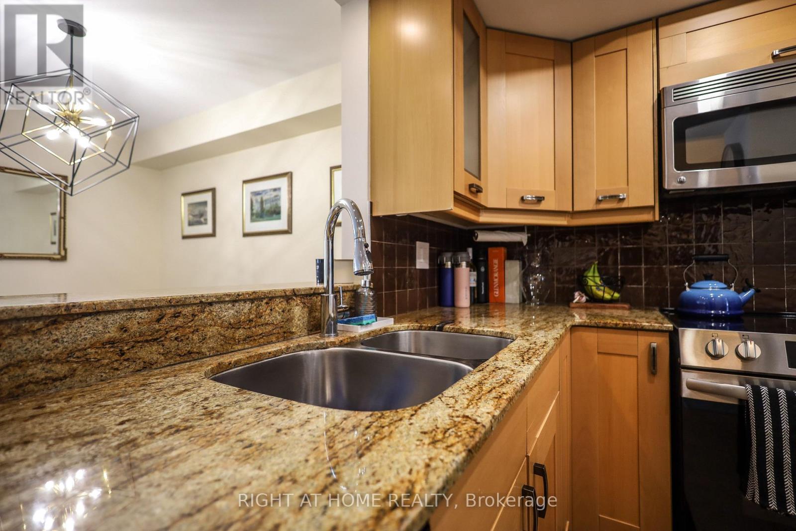 1605 - 10 Torresdale Avenue W, Toronto, Ontario  M2R 3V8 - Photo 11 - C12885156