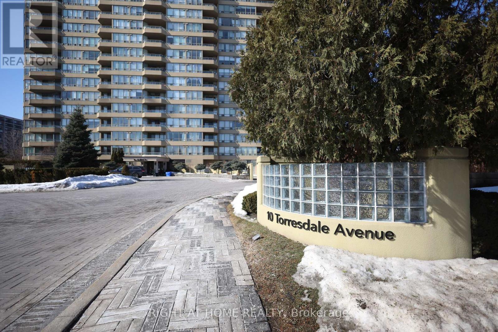 1605 - 10 Torresdale Avenue W, Toronto, Ontario  M2R 3V8 - Photo 2 - C12885156