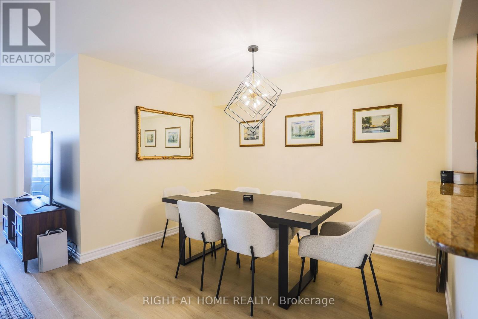 1605 - 10 Torresdale Avenue W, Toronto, Ontario  M2R 3V8 - Photo 8 - C12885156