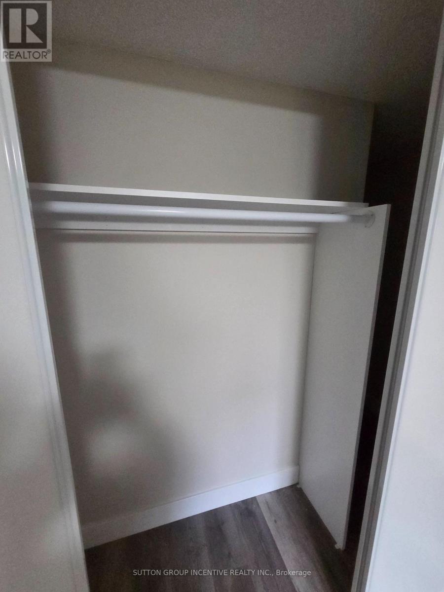 39 Royal Oak Drive, Innisfil, Ontario L0L 1L0 - Photo 21 - N12885146