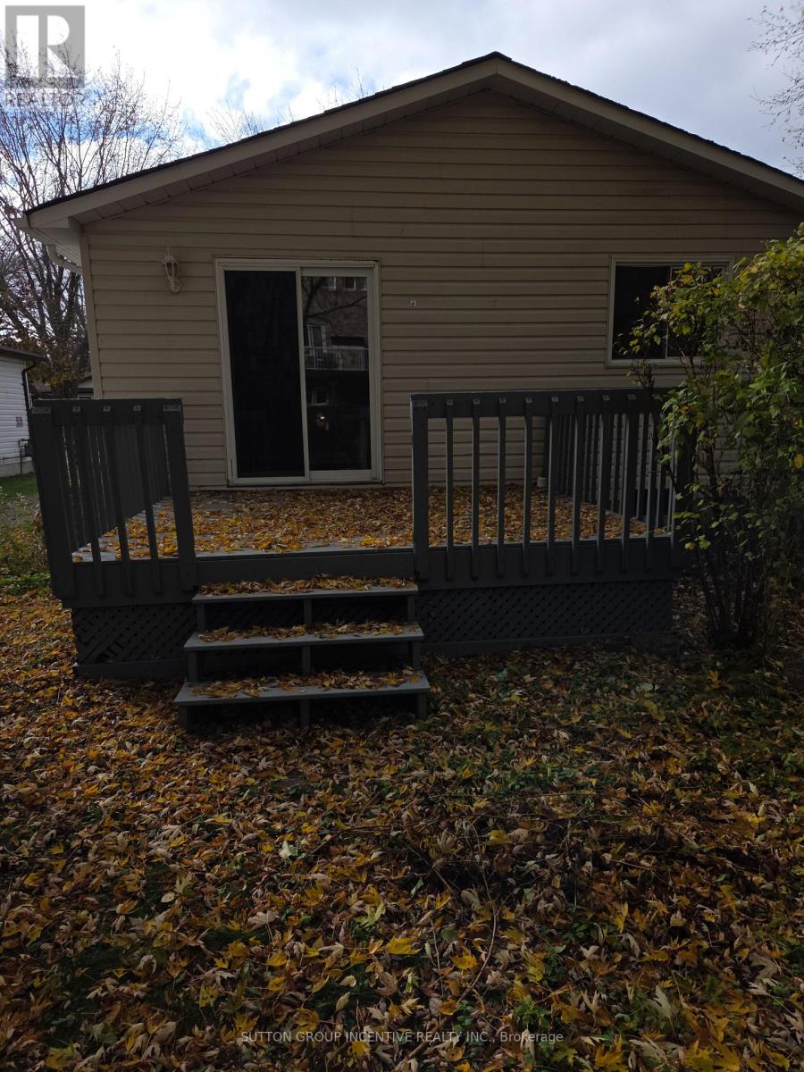 39 Royal Oak Drive, Innisfil, Ontario L0L 1L0 - Photo 25 - N12885146