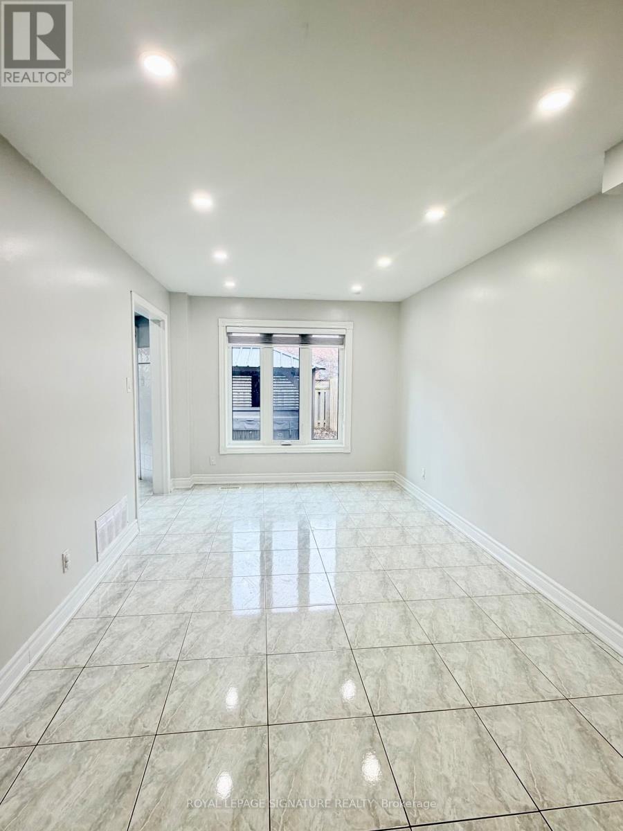 Main - 16 Oak Knoll Crescent, Toronto (Rouge), Ontario  M1B 4V4 - Photo 12 - E12843086