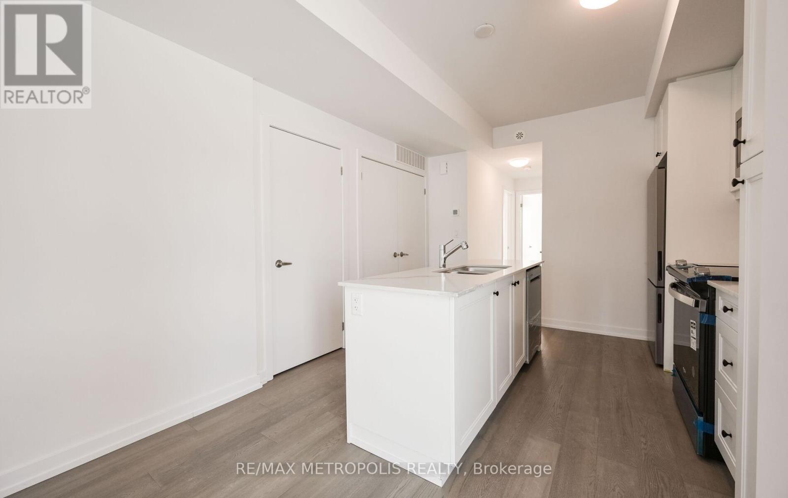 113 - 51 Jefferson Side Road, Richmond Hill, Ontario  L4E 1M1 - Photo 10 - N12884246