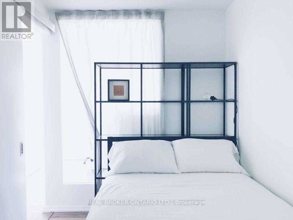 1209 - 197 Yonge Street, Toronto (Church-Yonge Corridor), Ontario  M5V 0C1 - Photo 18 - C12885168