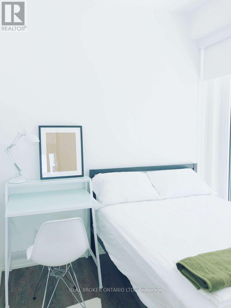 1209 - 197 Yonge Street, Toronto (Church-Yonge Corridor), Ontario  M5V 0C1 - Photo 2 - C12885168