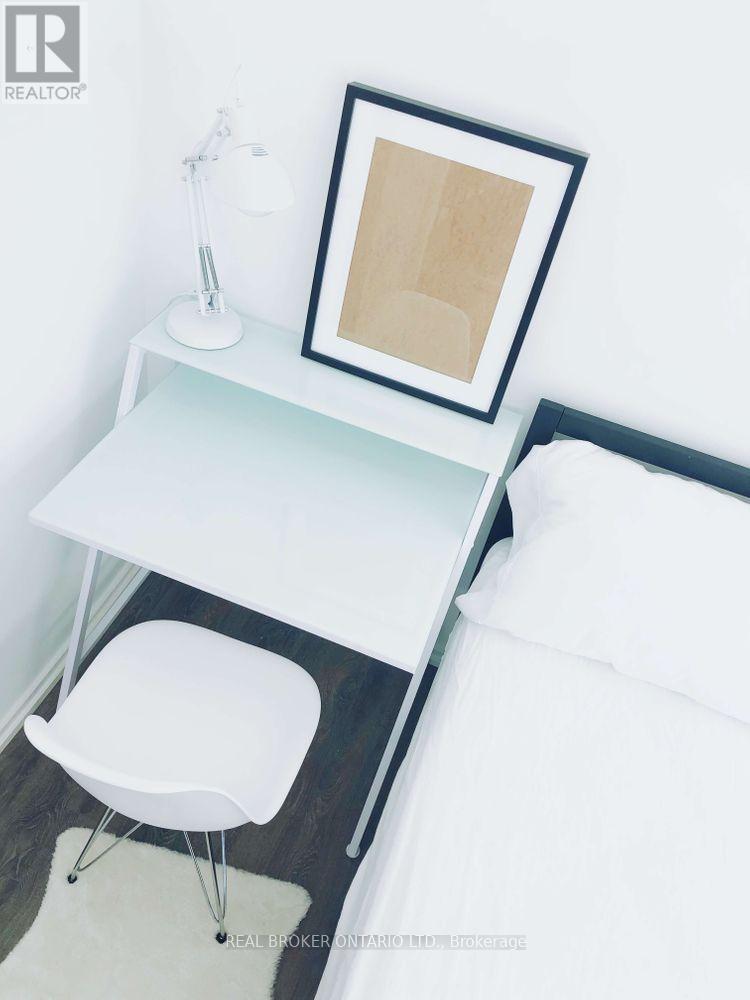 1209 - 197 Yonge Street, Toronto (Church-Yonge Corridor), Ontario  M5V 0C1 - Photo 8 - C12885168