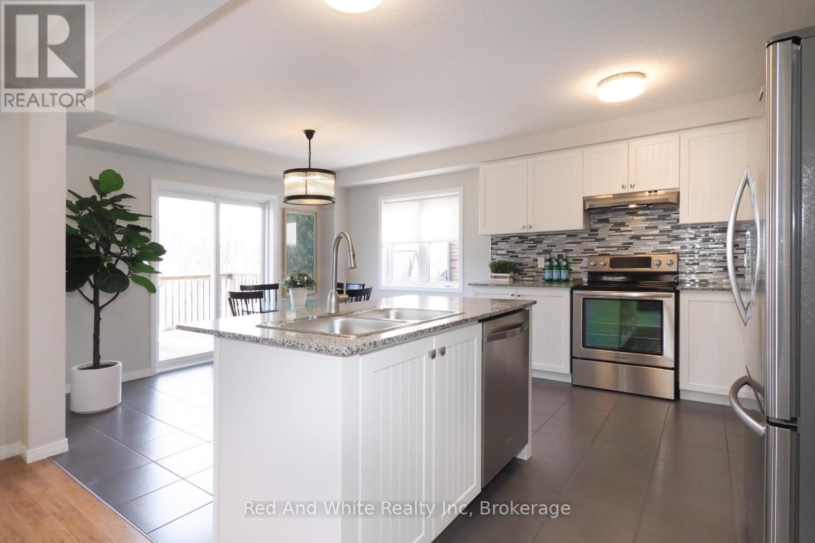 441 Woodbine Avenue, Kitchener, Ontario  N2R 0A6 - Photo 13 - X12885178