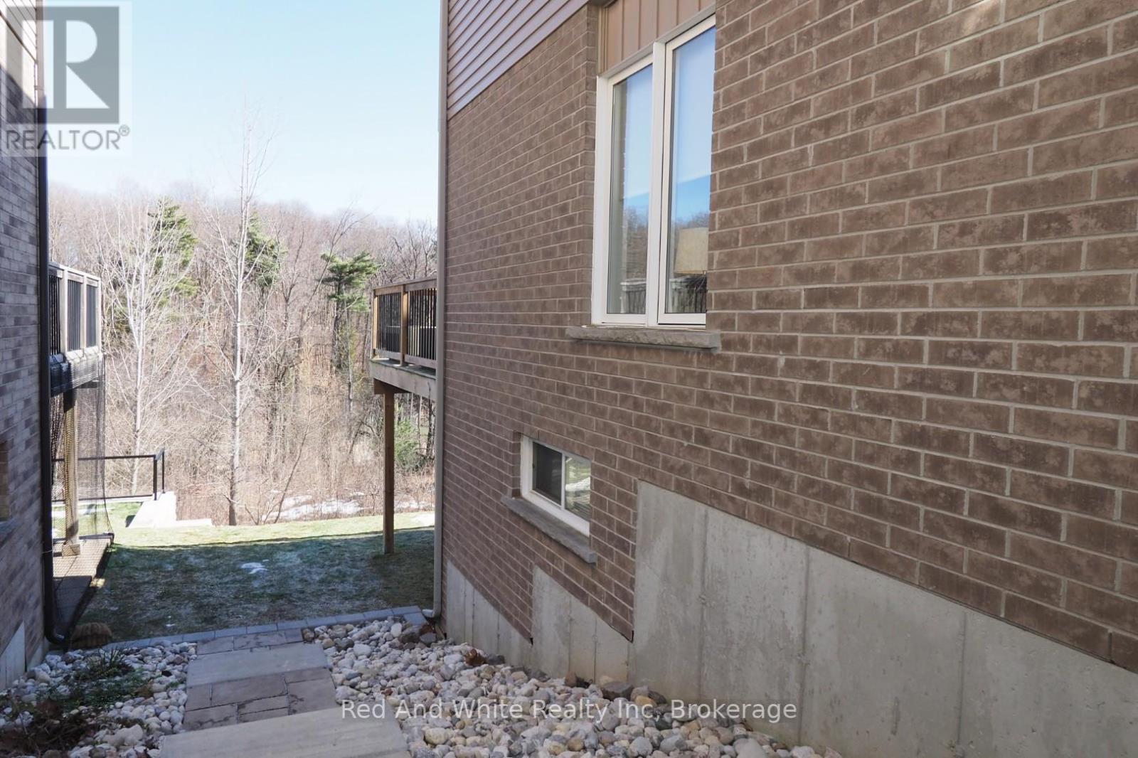 441 Woodbine Avenue, Kitchener, Ontario  N2R 0A6 - Photo 36 - X12885178