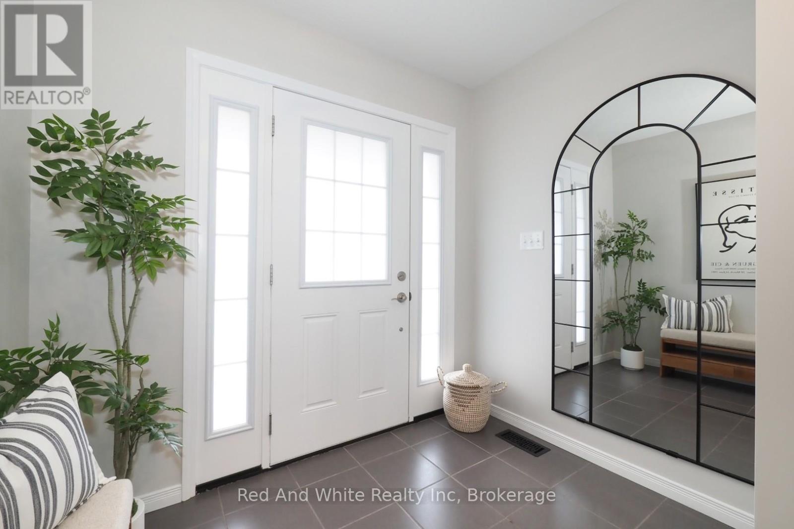 441 Woodbine Avenue, Kitchener, Ontario  N2R 0A6 - Photo 6 - X12885178