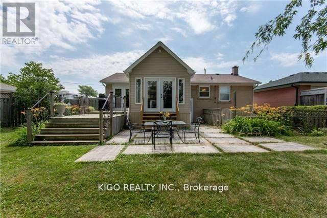 39 Mcgilvray Crescent, Halton Hills (Georgetown), Ontario  L7G 1L7 - Photo 2 - W12885166