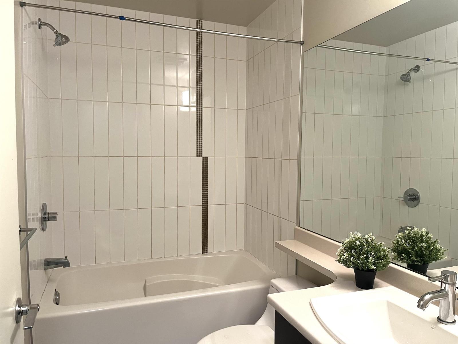 206 13728 108 Avenue, Surrey, British Columbia  V3T 0G2 - Photo 5 - R3099853