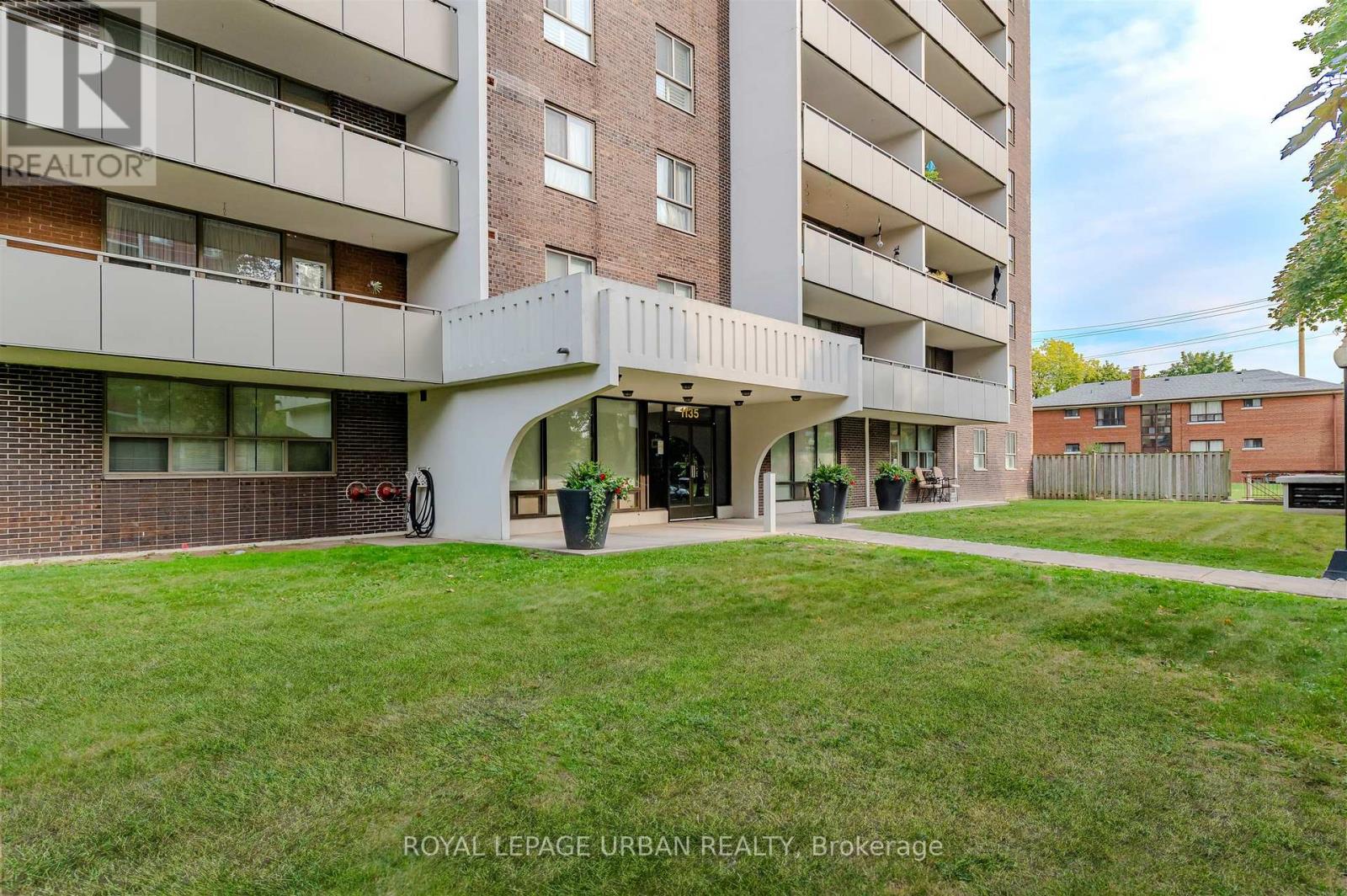 806 - 1135 Logan Avenue, Toronto, Ontario  M4K 3Y2 - Photo 2 - E12885186