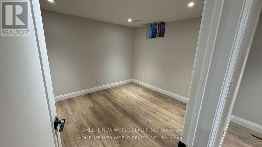 410 Victor Court, Pickering, Ontario L1W 3J8 - Photo 5 - E12885218