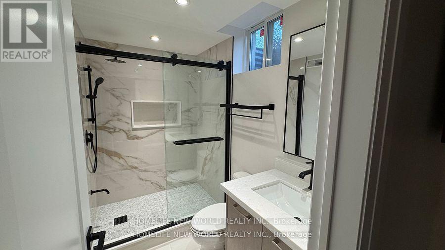 410 Victor Court, Pickering, Ontario L1W 3J8 - Photo 8 - E12885218