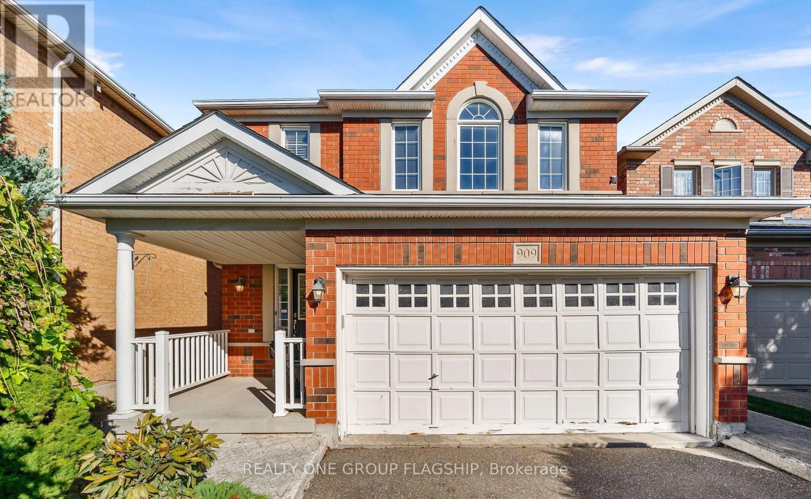 909 OAKTREE CRESCENT, Newmarket, Ontario