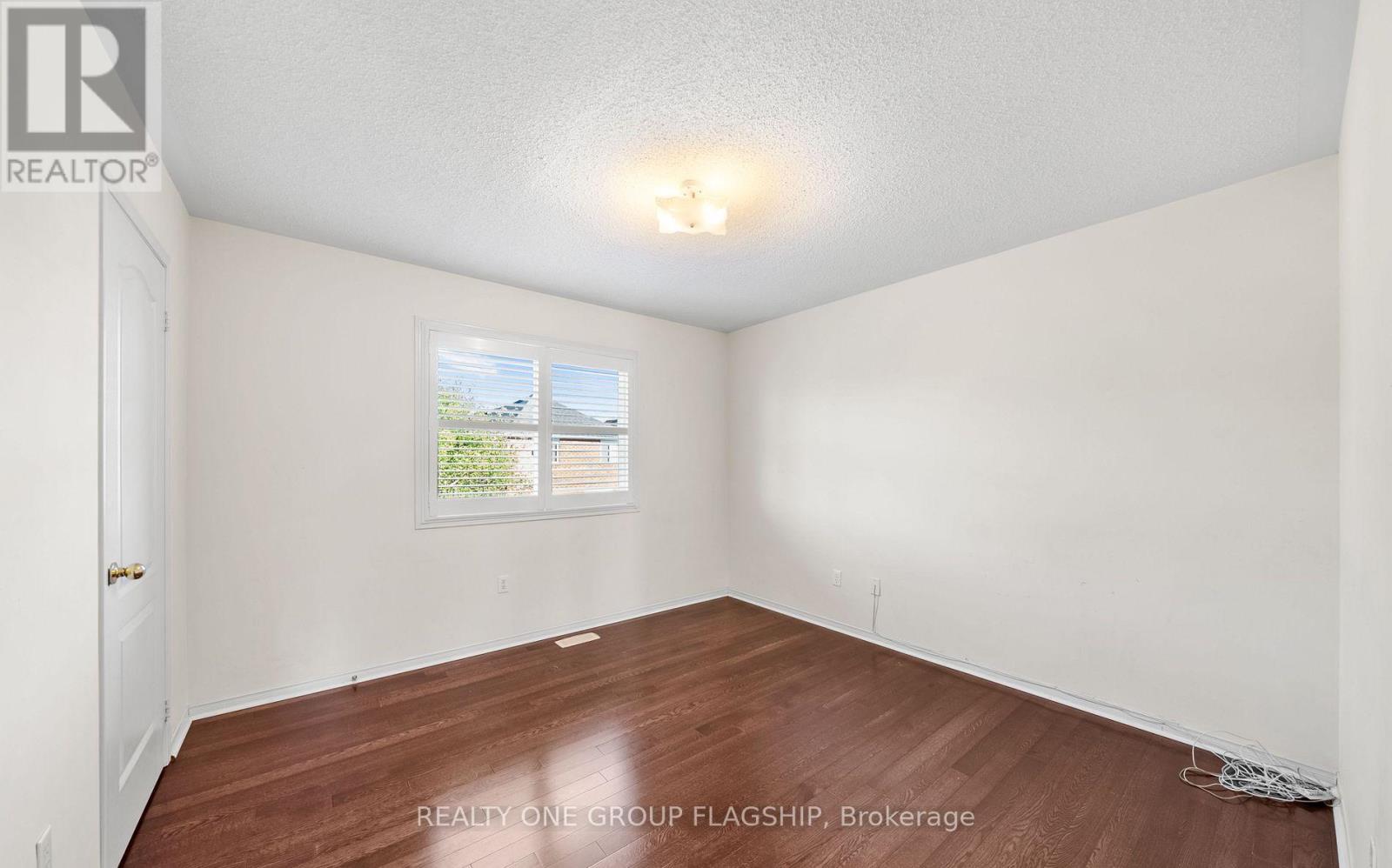 909 Oaktree Crescent, Newmarket, Ontario  L3X 2Z1 - Photo 15 - N12885216