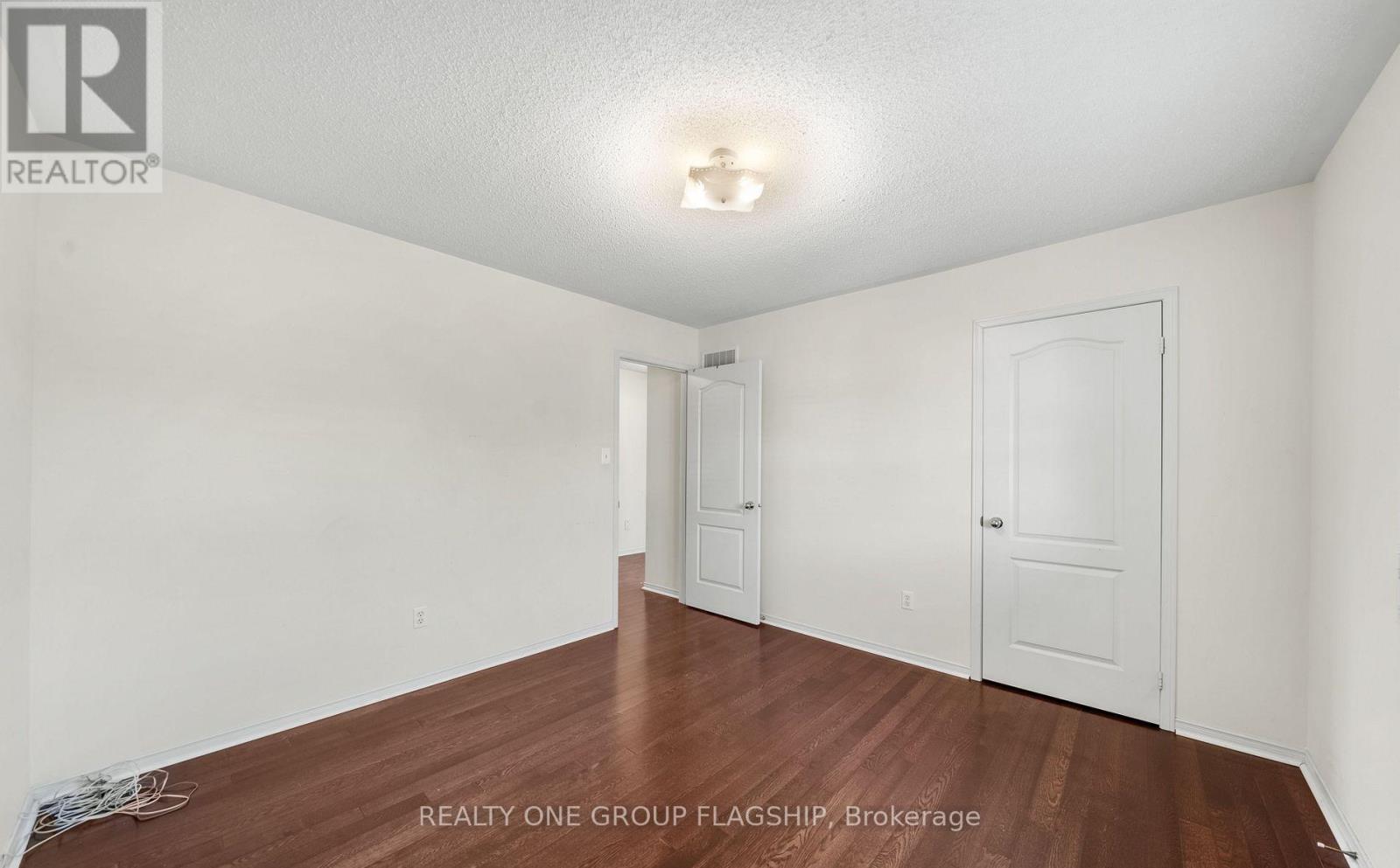 909 Oaktree Crescent, Newmarket, Ontario  L3X 2Z1 - Photo 16 - N12885216