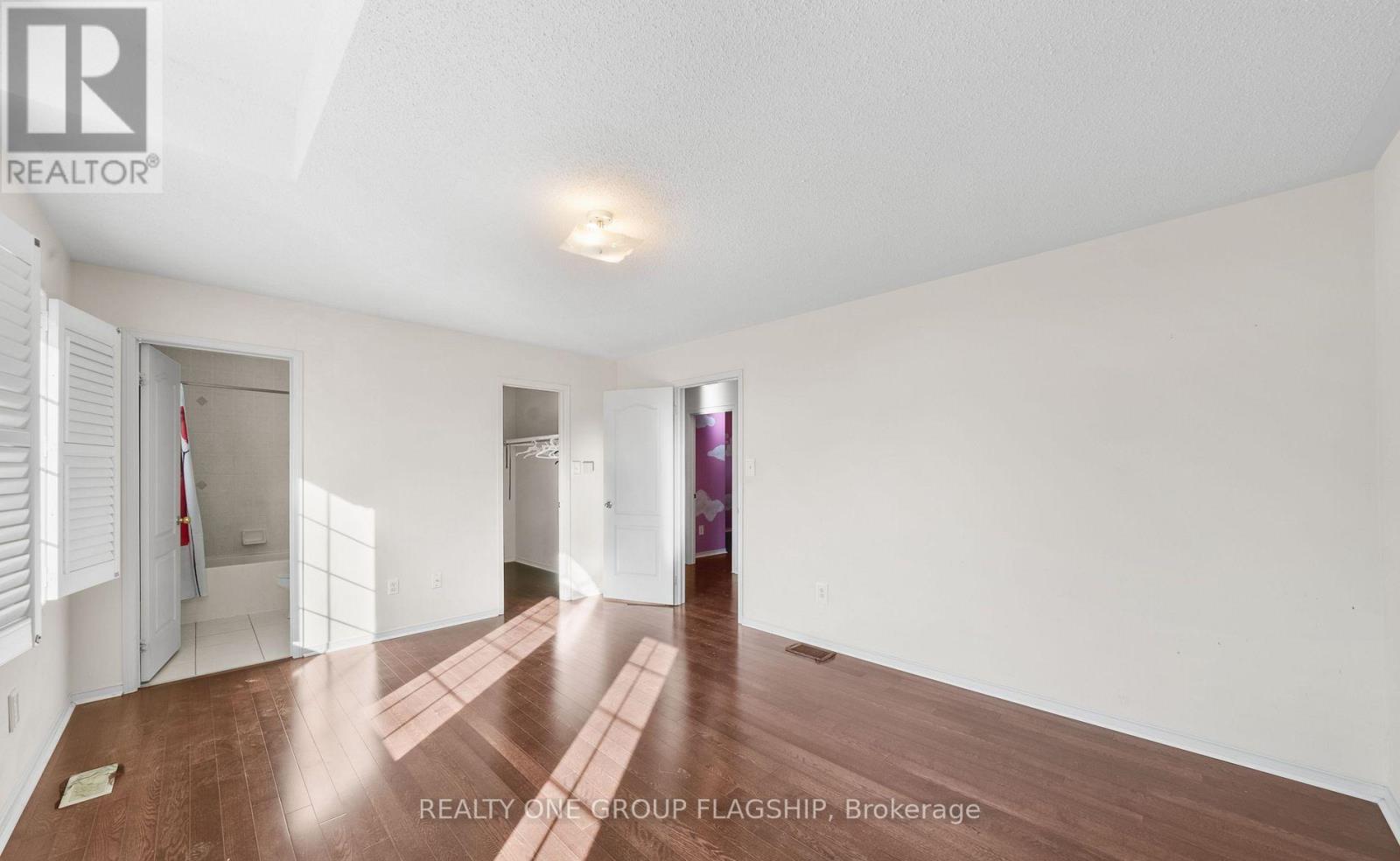 909 Oaktree Crescent, Newmarket, Ontario  L3X 2Z1 - Photo 20 - N12885216