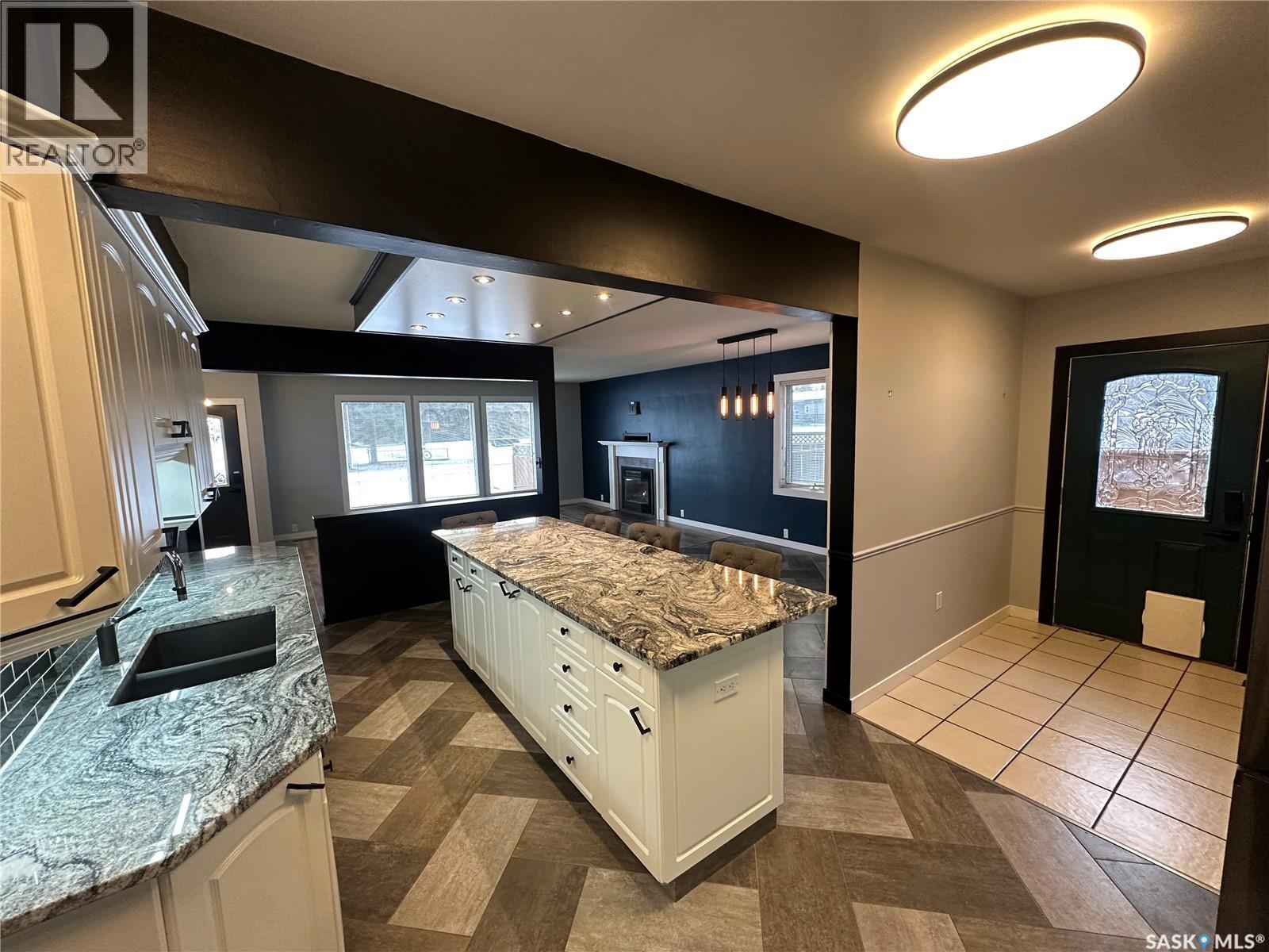 801 5th Avenue, Whitewood, Saskatchewan  S0G 5C0 - Photo 12 - SK027731