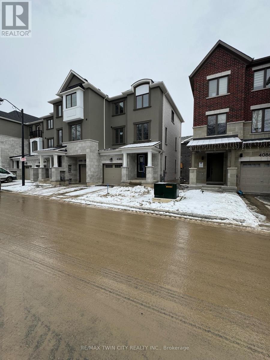 4082 Kadic Terrace, Mississauga, Ontario  L5M 2S8 - Photo 2 - W12885192