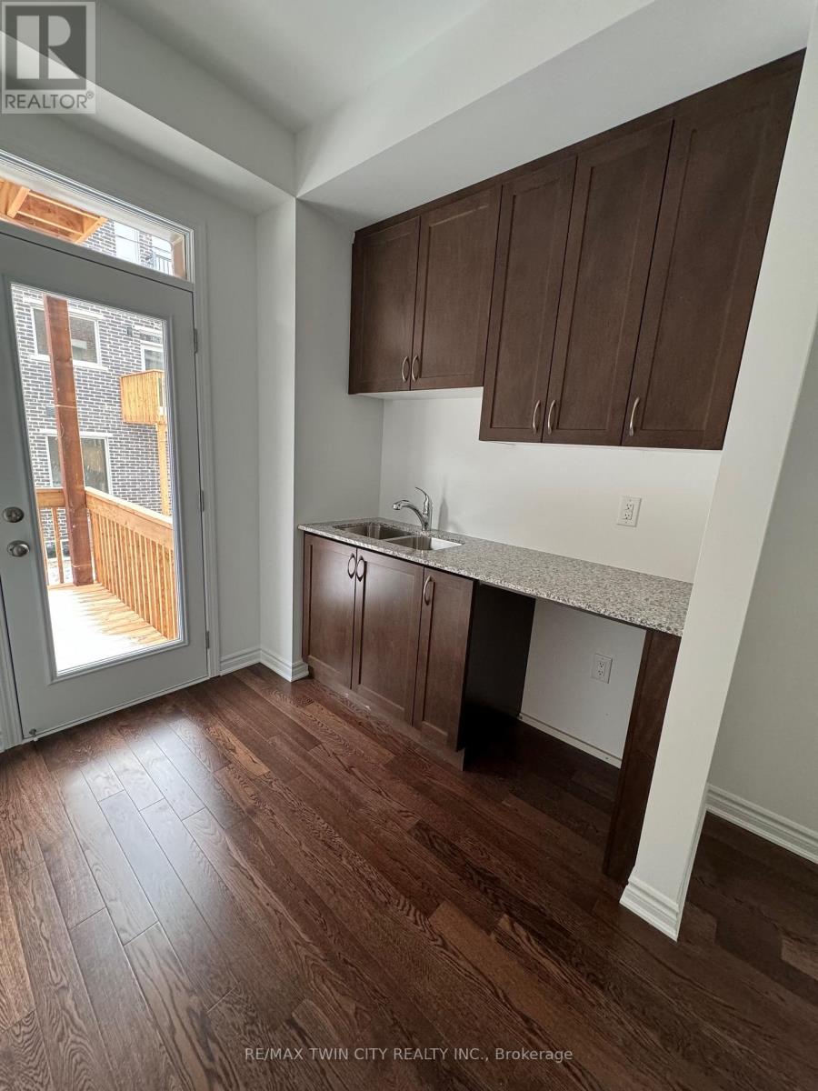 4082 Kadic Terrace, Mississauga, Ontario  L5M 2S8 - Photo 5 - W12885192