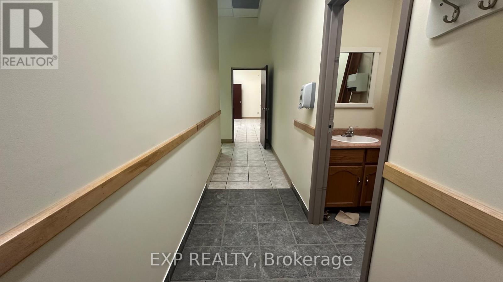 45 Wyndham Street N, Guelph, Ontario N1H 4E4 - Photo 3 - X12885204