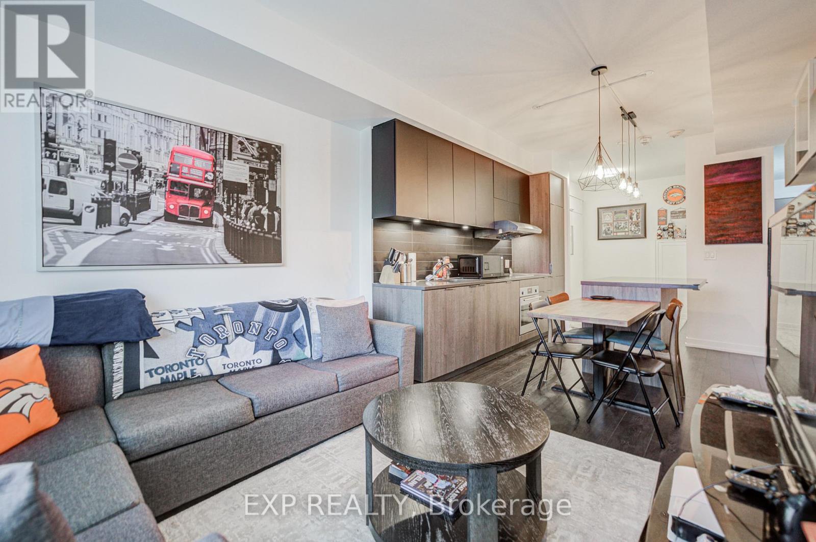 209 - 223 St Clair Avenue W, Toronto, Ontario M4V 1R3 - Photo 2 - C12885224