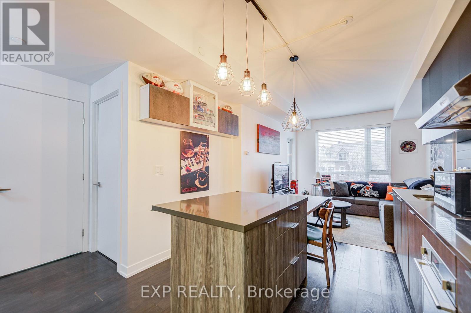 209 - 223 St Clair Avenue W, Toronto, Ontario M4V 1R3 - Photo 3 - C12885224