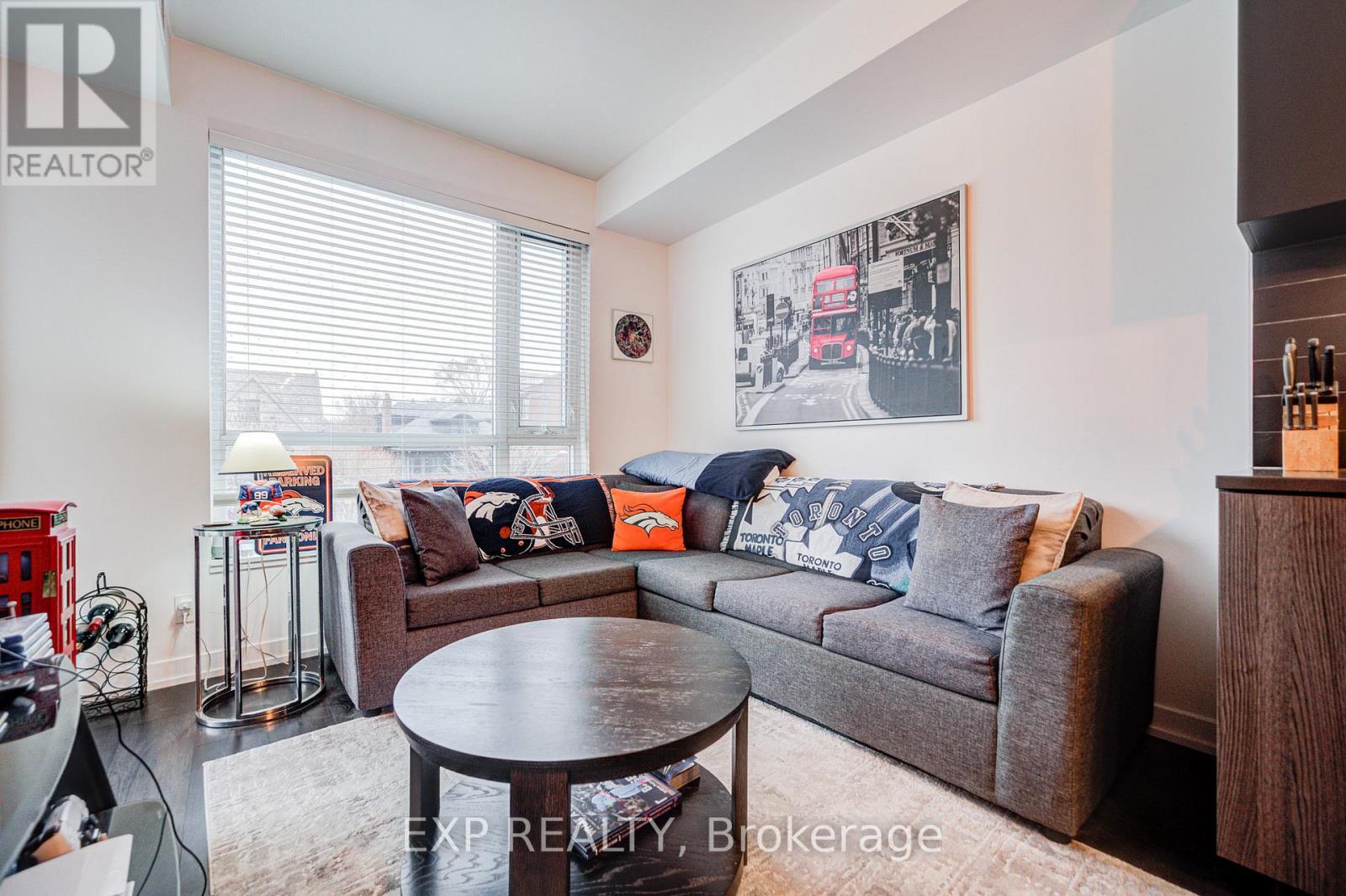 209 - 223 St Clair Avenue W, Toronto, Ontario M4V 1R3 - Photo 5 - C12885224