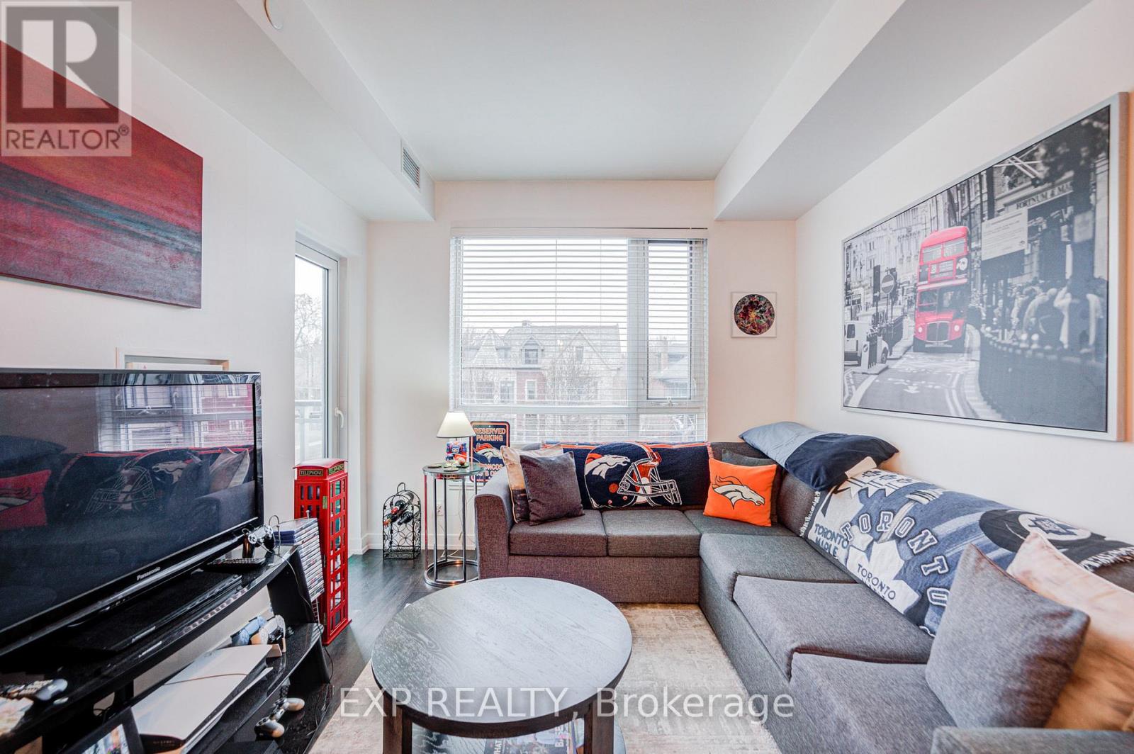 209 - 223 St Clair Avenue W, Toronto, Ontario M4V 1R3 - Photo 6 - C12885224