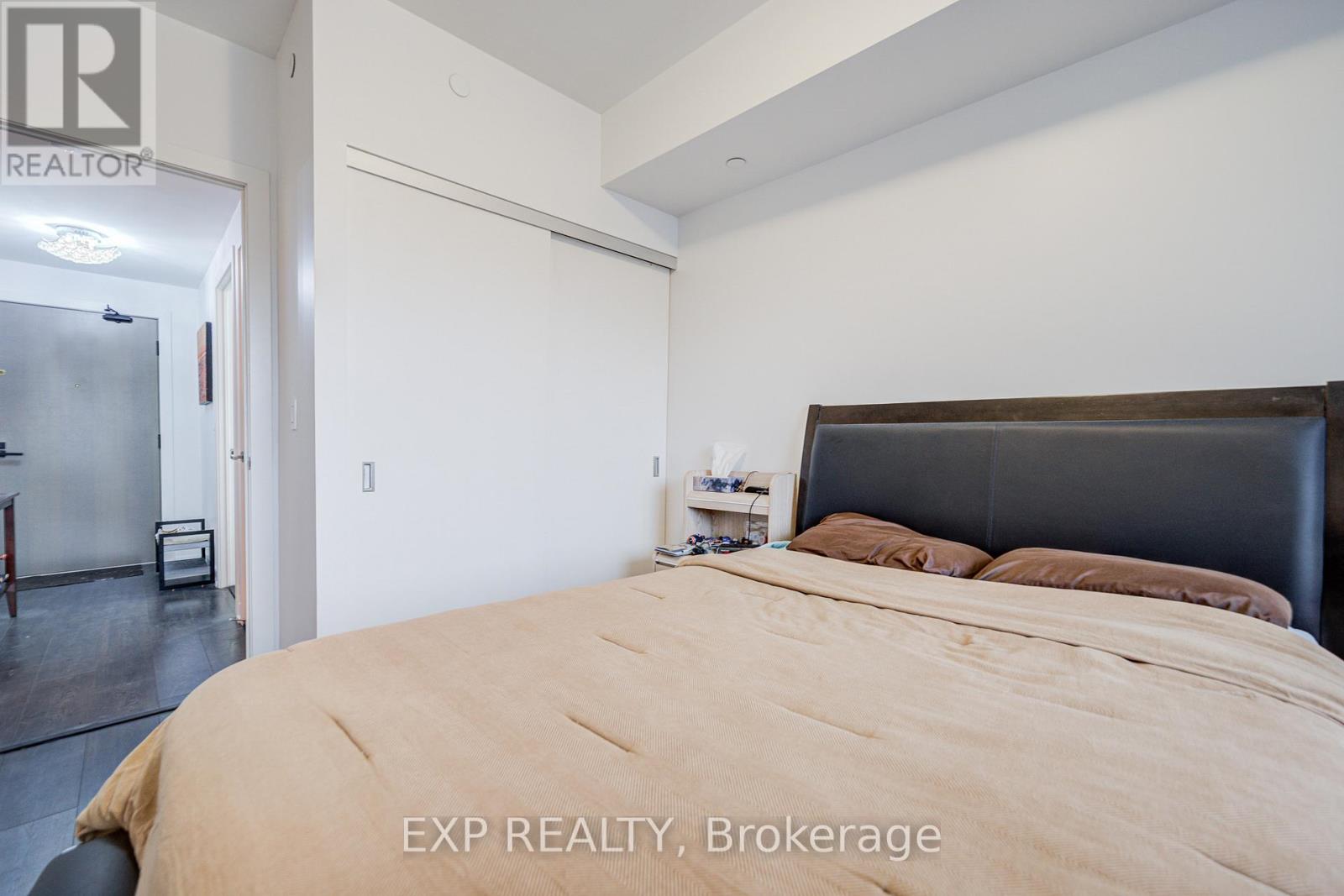 209 - 223 St Clair Avenue W, Toronto, Ontario M4V 1R3 - Photo 8 - C12885224