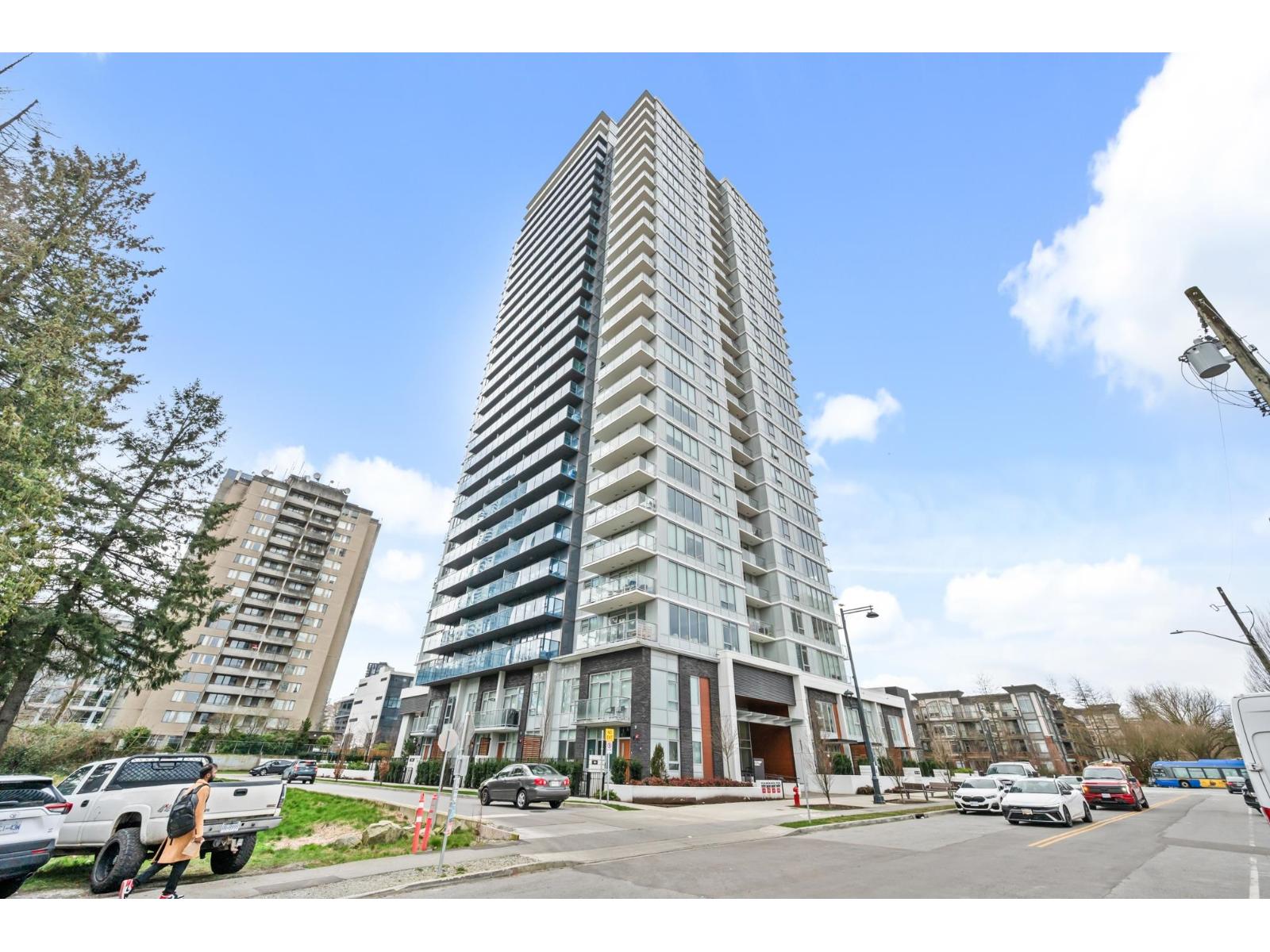 2802 13428 105 AVENUE, surrey, British Columbia