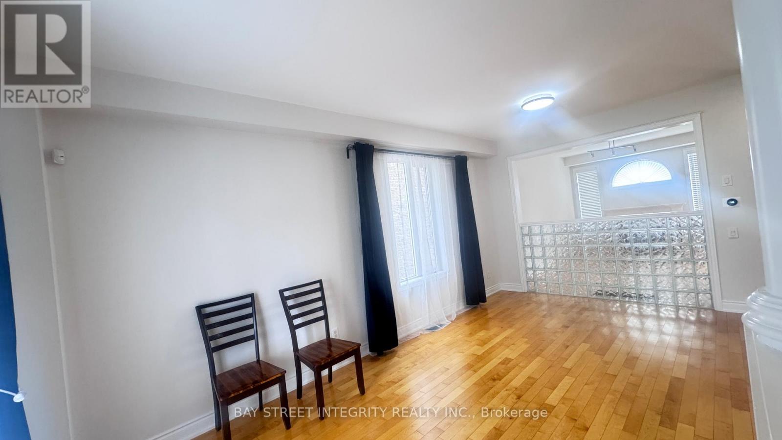 3364 Hayhurst Crescent, Oakville, Ontario  L6L 6W9 - Photo 4 - W12855362