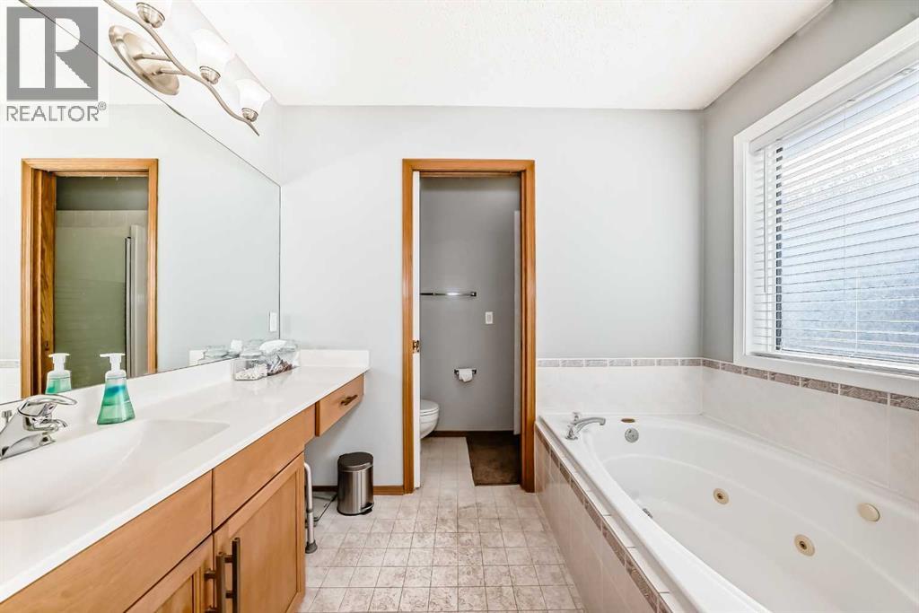 129 Somerset Drive Sw, Calgary, Alberta  T2Y 3C8 - Photo 21 - A2290871