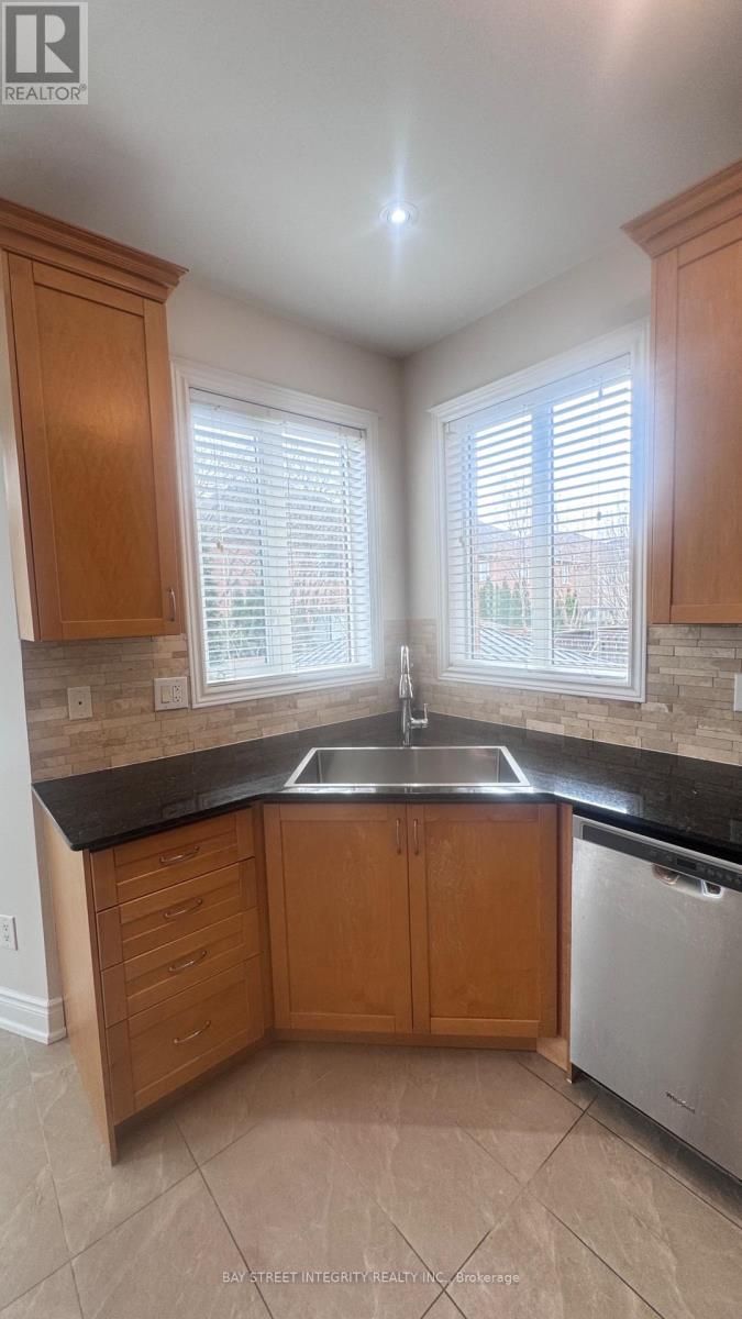 3364 Hayhurst Crescent, Oakville, Ontario  L6L 6W9 - Photo 11 - W12855362