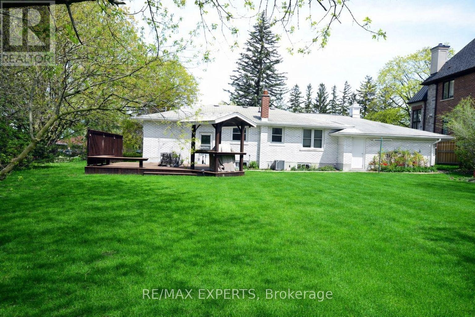 35 Clearview Heights, King, Ontario  L7B 1H5 - Photo 2 - N12884064