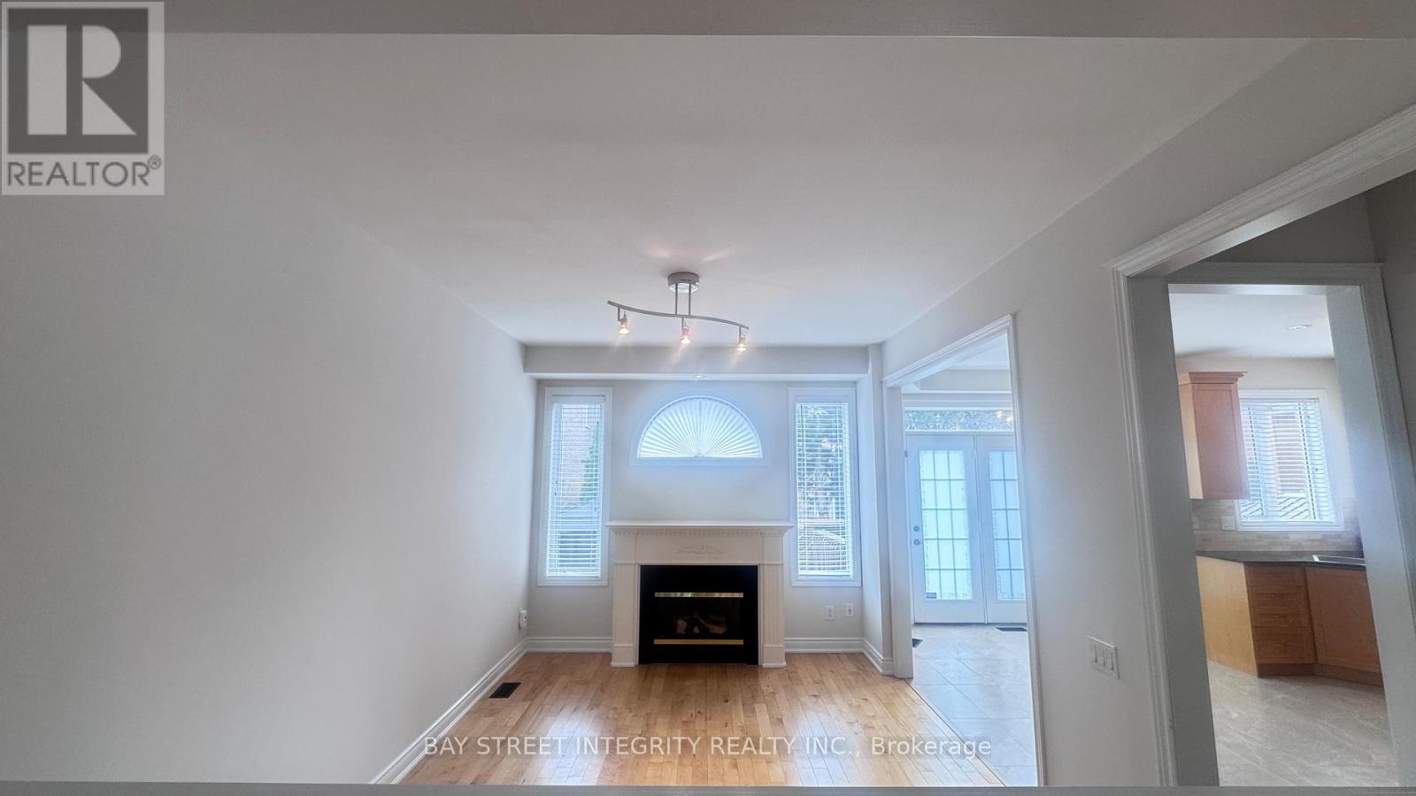 3364 Hayhurst Crescent, Oakville, Ontario  L6L 6W9 - Photo 9 - W12855362