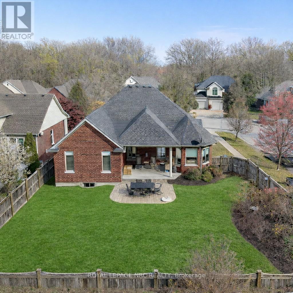 45 Timber Creek Crescent, Pelham (Fonthill), Ontario  L3E 0P3 - Photo 4 - X12779446