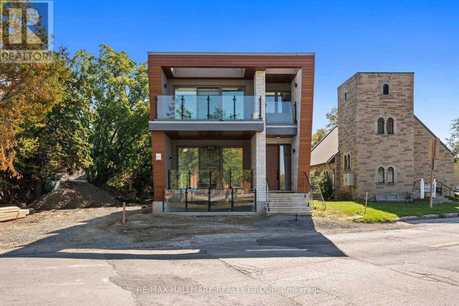 B - 886 BYRON AVENUE, Ottawa, Ontario