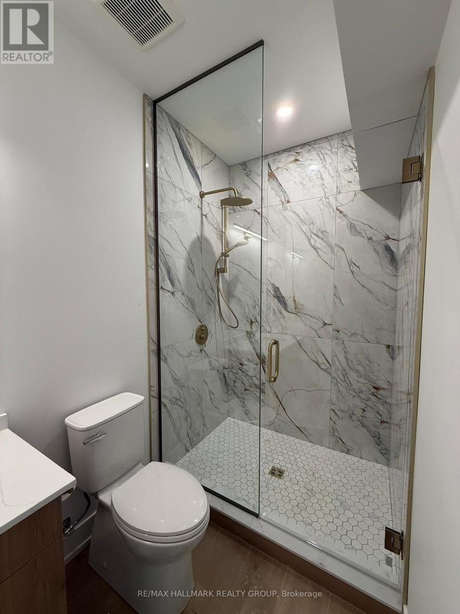 B - 886 Byron Avenue, Ottawa, Ontario  K2A 0A1 - Photo 10 - X12885240