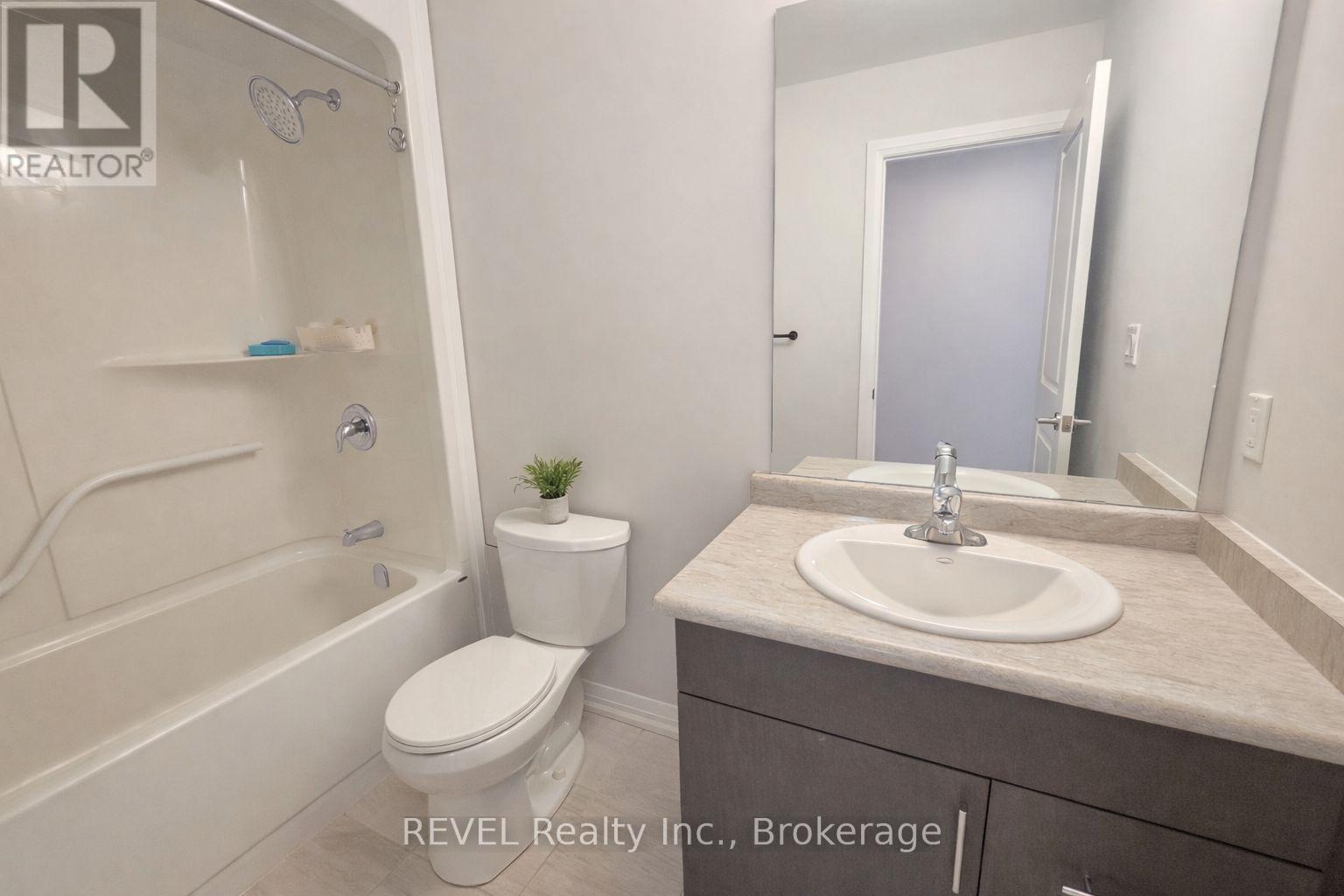 93 - 4552 Portage Road, Niagara Falls, Ontario  L2E 6A8 - Photo 11 - X12885238